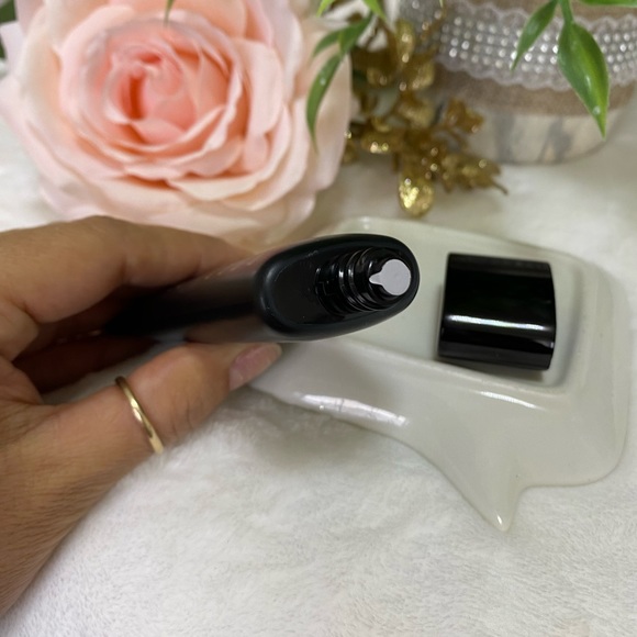 BOBBI BROWN SKIN LONG- WEAR FLUID POWDER FOUNDATION BROAD SPECTRUM SPF 20 - Picture 4 of 5